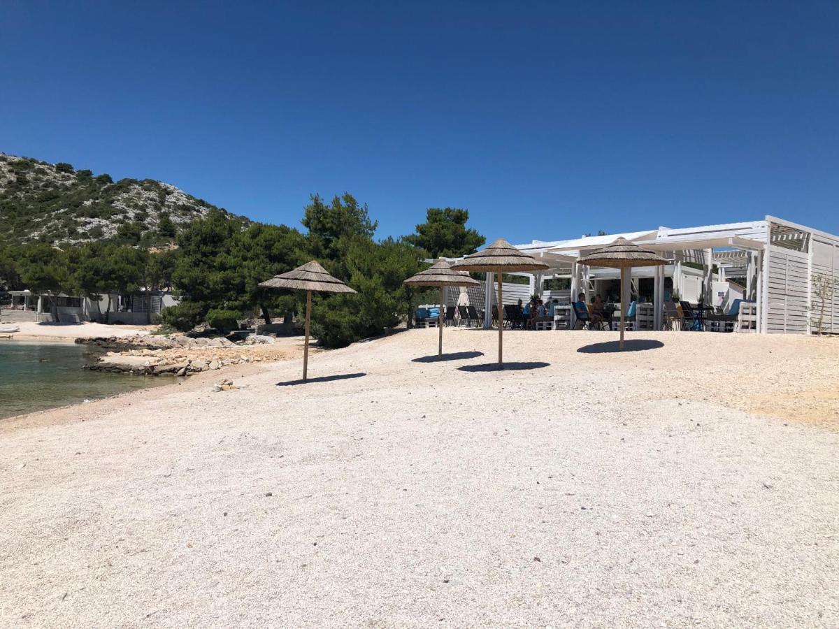 Buqez Eco Resort - Beachfront 20 & House 42 Drage Dış mekan fotoğraf
